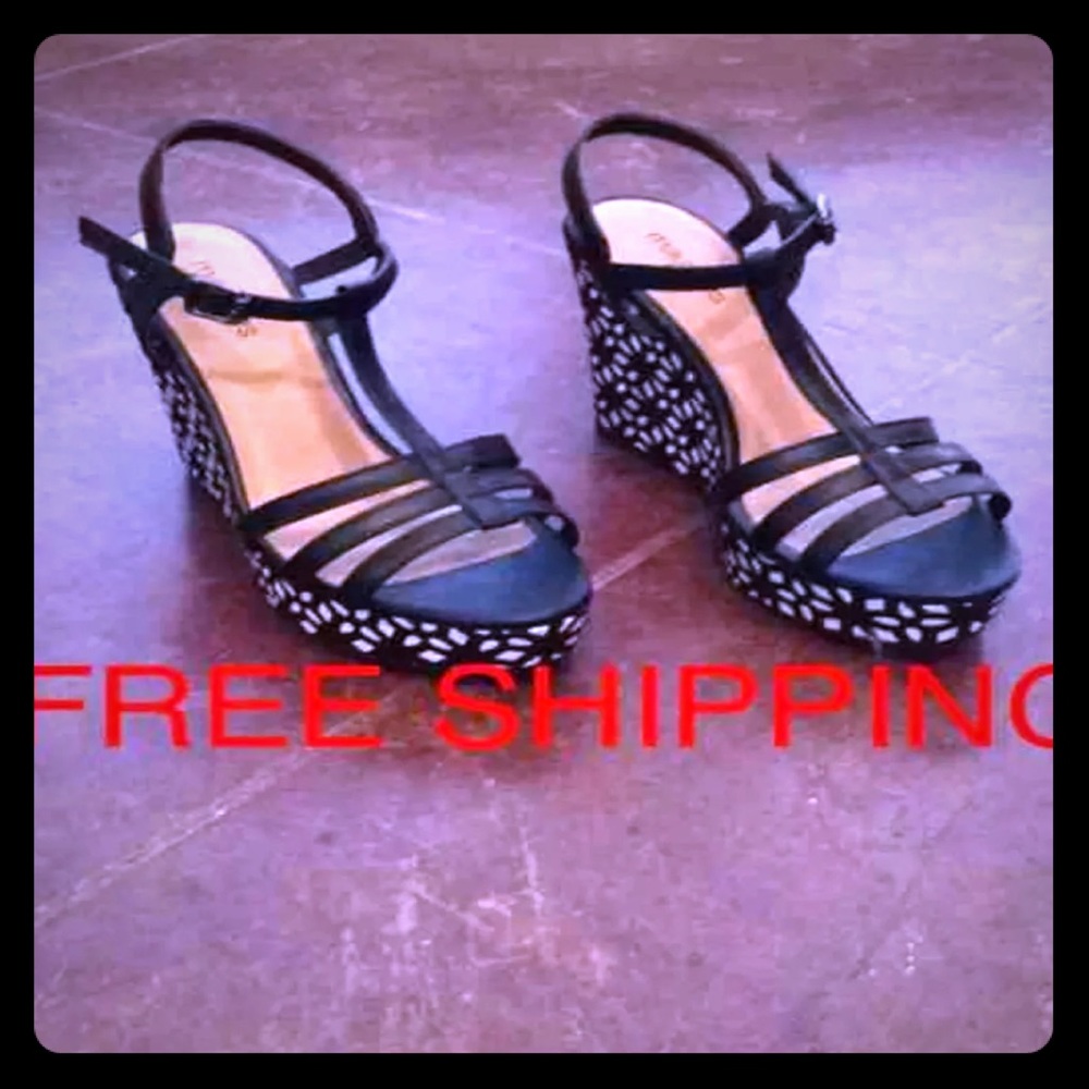 NWOT Maurice's Platform Wedges